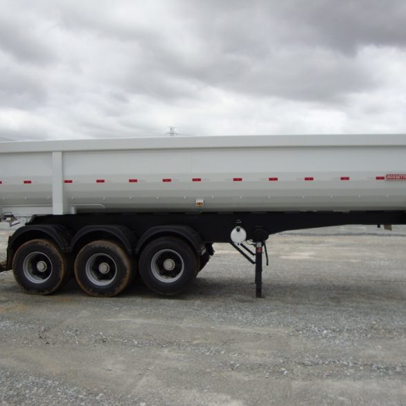 HALF-ROUND TIPPER SEMI-TRAILER